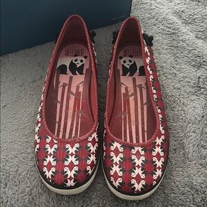 Keds slip on sneakers 8.5 panda (post II)